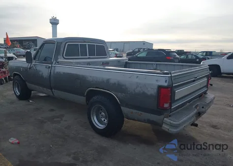 1985 Dodge D-Series D100/D150 z USA, uszkodzony, nr VIN 1B7GD14TXFS702871